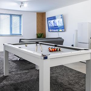 Spacious Ground Floor Apt Near Old Trafford Stadium